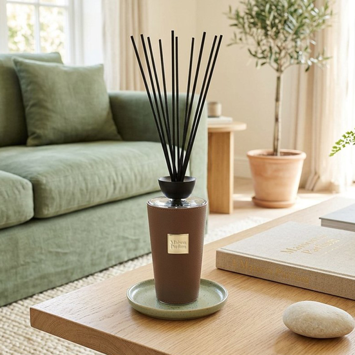 Maison Parfum Oud Wood Luxury Leather-Effect Reed Diffuser - 500ml